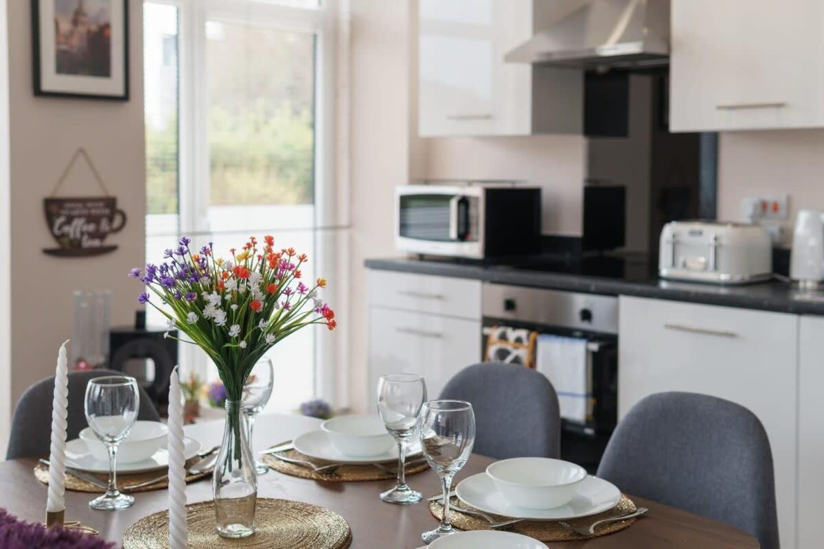 2 Bedroom Modern Apartment In Mánchester Exterior foto