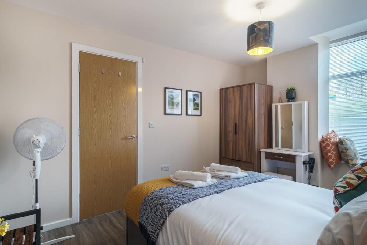 2 Bedroom Modern Apartment In Mánchester Exterior foto